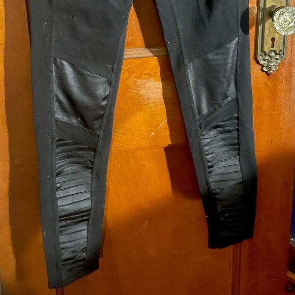 Alo Yoga Moto leggings - Picture 4 of 6